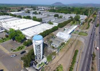 Continúa el cierre de maquilas en la zona norte, para el mes de febrero se ha anunciado el cierre de la empresa Fibaro, una maquila que opera al interior de Zip Búfalo en Villanueva, Cortés, según han denunciado dirigentes sindicales y que preocupa, ya que unos 2,000 trabajadores perderán su empleo.