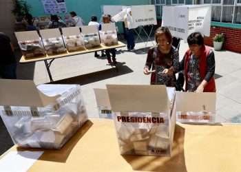 Los centros de votación para la elección presidencial cerraron a partir de las 18:00 hora local (00:00 GMT) en la mayoría del territorio de México, donde dentro de unas horas se prevé conocer a la persona que sucederá al actual presidente, Andrés Manuel López Obrador.