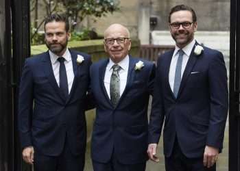 El magnate de los medios de comunicación Rupert Murdoch, de 93 años, se casó en Estados Unidos con su prometida, Elena Zhukova, una bióloga retirada de 67 años, informó este domingo la cadena Fox News.