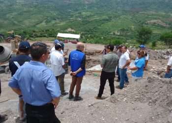 Habitantes de trece comunidades en los municipios de Apacilagua, Liure, San Lucas, Texiguat, Yauyupe y Vado Ancho se enfrentan a insuficientes servicios de agua potable. A esto se suma la alta contaminación de las fuentes de agua, lo que contribuye a la proliferación de enfermedades de origen hídrico, las cuales están directamente relacionadas con la seguridad alimentaria y la nutrición. 