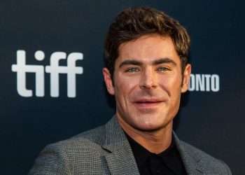 El actor Zac Efron aseguró que se encuentra "feliz y sano" tras haber sufrido un incidente de natación durante sus vacaciones en la isla española de Ibiza, en el archipiélago de Baleares, en el mar Mediterráneo.