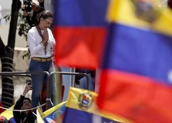 La líder opositora de Venezuela María Corina Machado abogó este sábado por mantener una lucha "pacífica y cívica" pero con "fuerza" ya que, dijo, las elecciones del 28 de julio marcaron un "hito" sobre el cual se inició la "transición a la democracia" en la nación caribeña.