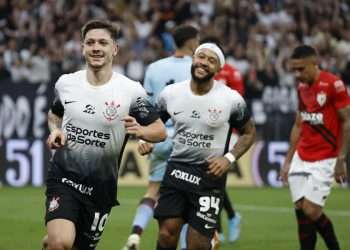 El delantero neerlandés Memphis Depay, exjugador del Barça y del Atlético de Madrid, se estrenó este sábado en Brasil con una victoria por 3-0 de su equipo, el Corinthians, aunque no firmó ningún gol.