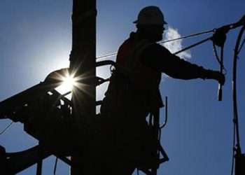 Tegucigalpa. La Empresa Nacional de Energía Eléctrica (ENEE) ha anunciado que mañana martes 26 de noviembre se realizarán trabajos de reubicación de una línea troncal, lo que ocasionará interrupciones en el suministro eléctrico en varias comunidades de los municipios de Villanueva, Pimienta, Potrerillos y Santa Rita, pertenecientes a la Zona Noroccidente.