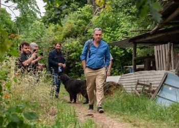 El presidente electo de Uruguay, Yamandú Orsi, visitó este lunes al exgobernante José Mujica (2010-2015) y se pusieron al día "en todos los temas".