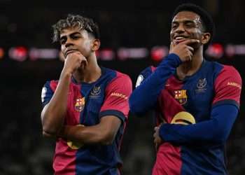Los goles de Lamine Yamal, Robert Lewandowski de penalti, Raphinha y Balde dieron forma a una remontada repleta de contundencia del Barcelona al Real Madrid (1-4), tras el tanto tempranero de Kylian Mbappé, en la final de la Supercopa de España de fútbol, que se disputa en el estadio King Abdullah.