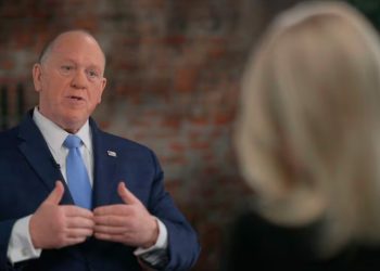 Tom Homan, el llamado “zar de la frontera” del Gobierno de Donald Trump, negó hoy las acusaciones de que existan planes concretos para detener al gobernador de California, Gavin Newsom, luego de sus polémicas declaraciones del fin de semana .