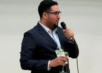 Tegucigalpa/ Seúl-.  Un diplomático hondureño fue detenido por la policía de Corea del Sur tras asaltar a un pasajero en el metro de la ciudad de Busan el pasado 19 de junio.