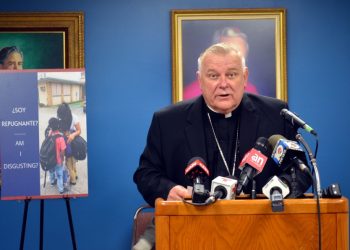 La Arquidiócesis de Miami y la Diócesis de Venice, ambas en Florida, tacharon de "corrosivo" e "inapropiado" el nuevo centro de detención para migrantes 'Alligator Alcatraz' (Alcatraz Caimán) que lleva más de una semana abierto en medio de crecientes denuncias de condiciones inadecuadas para las personas.
