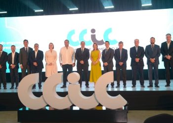 Con 94 años de trayectoria impulsando el crecimiento económico del país, la Cámara de Comercio e Industrias de Cortés (CCIC) presentó oficialmente su nueva imagen institucional, marcando un hito en su historia y proyectando su compromiso con las nuevas generaciones de empresarios hondureños.