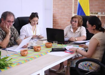 Los ministros de Relaciones Exteriores de la Comunidad de Estados Latinoamericanos y Caribeños (Celac) pidieron este lunes mantener a la región "como una tierra de paz", tras una reunión virtual de urgencia para analizar el despliegue naval de Estados Unidos en el Caribe, cerca de Venezuela.