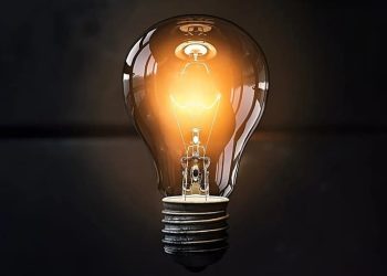 Tegucigalpa.- Atención, hondureños. Este lunes 26 de octubre, varias comunidades, colonias, residenciales y establecimientos comerciales deberán prepararse para una jornada sin energía eléctrica debido a los trabajos programados por la Empresa Nacional de Energía Eléctrica (ENEE). Tegucigalpa.- Miles de abonados deberán tomar precauciones este lunes 19 de octubre ante los cortes de energía anunciados por la Empresa Nacional de Energía Eléctrica (ENEE). Las interrupciones abarcarán sectores de Tegucigalpa y Comayagüela, así como numerosas comunidades de Choluteca y El Paraíso, debido a trabajos programados en la red de distribución. Tegucigalpa-. La Empresa Nacional de Energía Eléctrica (ENEE) ha anunciado las interrupciones del servicio eléctrico programadas para este miércoles 29 de octubre.