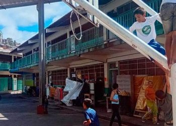 Unas 47 familias que permanecían albergadas en la escuela Agustín Alonzo, en el barrio El Manchén de Tegucigalpa, denunciaron haber sido notificadas por miembros del Comité de Emergencia Municipal (Codem) para que regresen a sus viviendas. Sin embargo, muchos de los afectados aseguran que no tienen a dónde ir, ya que sus casas fueron destruidas por deslizamientos y quedaron sin pertenencias.