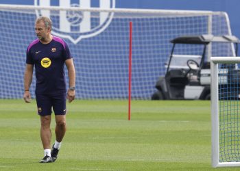 Tras perder contra el Sevilla (4-1) en la octava jornada de LaLiga EA Sports y encadenar el segundo tropiezo del curso, el Barcelona ha regresado este lunes a los entrenamientos con una sesión de recuperación condicionada por la ausencia de los jugadores internacionales.