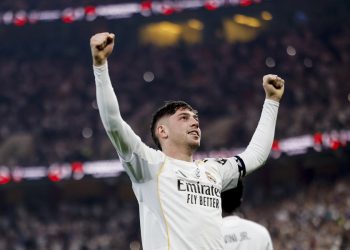 El Real Madrid jugará la final de la Supercopa de España el domingo en Yeda (Arabia Saudí) ante el FC Barcelona tras imponerse en semifinales (1-2) a un Atlético de Madrid que acusó el gol antes de los dos minutos de Fede Valverde, que marcó un encuentro en el que los de Simeone dispusieron de más remates, pero sin el acierto necesario para, al menos, forzar los penaltis.