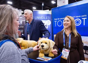 Los pequeños robots de compañía acapararon la atención este domingo de los asistentes a la antesala de la Feria de Electrónica de Consumo (CES) en Las Vegas, que promete desvelar desde el próximo martes propuestas aún más ambiciosas de grandes y pequeñas empresas, sobre cómo la IA ayudará y mejorará nuestra vida diaria de diversas maneras.