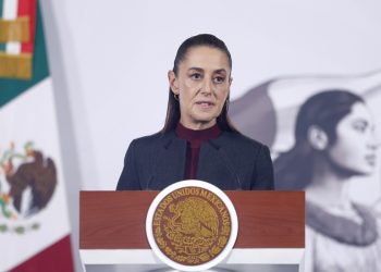 La presidenta de México, Claudia Sheinbaum, confirmó este viernes el ataque que se produjo la noche del jueves contra un convoy integrado por miembros de las fuerzas de seguridad, que se encontraban cerca de un predio del cantante mexicano Pepe Aguilar, en el céntrico estado de Zacatecas, y aseguró que los familiares del intérprete "están bien".