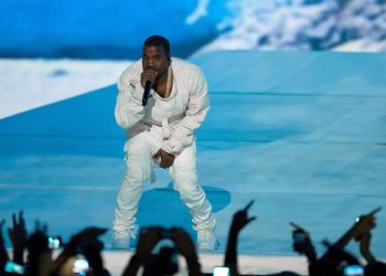 El ministro del Interior Francia, Laurent Nuñez, estudia las vías legales para prohibir el concierto del rapero estadounidense Kanye West, previsto para el 11 de junio en el estadio Vélodrome de Marsella (sur), debido a sus declaraciones antisemitas, según informó la prensa francesa.