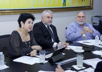 Puerto Cortés.- El comisionado presidencial para el Desarrollo del Sector Logístico, Yaudet Burbara subrayó este martes que el Gobierno avanza en el control de actividades ilícitas dentro del sistema logístico nacional, con énfasis en el combate a la trata de personas, el narcotráfico y el tráfico de armas.