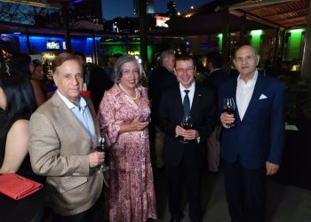 Tegucigalpa, Honduras.- La Embajada de la República Argentina en Honduras celebró una nueva edición del Malbec World Day, una iniciativa global impulsada por la Wines of Argentina desde 2011, que busca posicionar el vino argentino en los principales mercados internacionales y destacar el dinamismo de su industria vitivinícola.