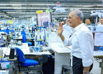 El Progreso, Yoro.- El presidente de Honduras, Nasry Asfura, realizó un recorrido por la Zona Industrial de Procesamiento (ZIP) El Porvenir, localizada en El Progreso, Yoro, como parte de su agenda orientada a fortalecer la inversión productiva, generar empleo y acompañar de cerca el crecimiento industrial del país.