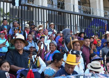 Diversas organizaciones indígenas y campesinas de Guatemala realizaron este viernes un plantón frente a la Corte Suprema de Justicia para exigir la exclusión de la actual fiscal general, Consuelo Porras, y demandar perfiles honorables para el periodo 2026-2030.
