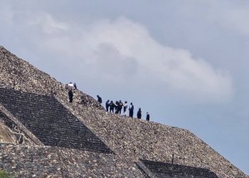 Un tiroteo perpetrado este lunes en la zona arqueológica de Teotihuacán dejó al menos dos muertos -una turista canadiense y el agresor- y 13 personas heridas, según informaron las autoridades mexicanas.