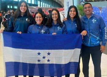 La Selección Femenina de Tenis de Honduras ya emprendió su viaje rumbo a Asunción, Paraguay, donde disputará la Zona II de las Américas de la Billie Jean King Cup, el torneo por equipos más importante del tenis femenino a nivel mundial.