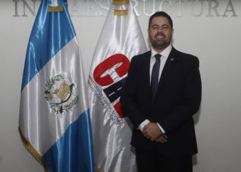 La muerte de Javier Maldonado Quiñónez sacudió la noche del martes a Guatemala. El exministro de Comunicaciones, Infraestructura y Vivienda fue encontrado en una residencia de la zona 15 de la capital con una herida de bala en el cráneo. Las autoridades investigan las circunstancias del hecho y, de manera preliminar, manejan la hipótesis de un posible suicidio.
